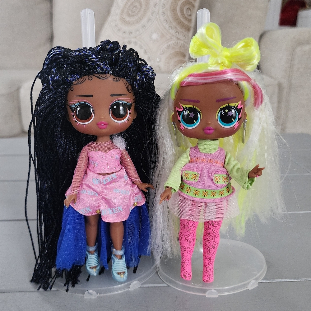 MGA LOL Surprise Tweens Fashion Doll Set Nia Regal & Crimps Cora